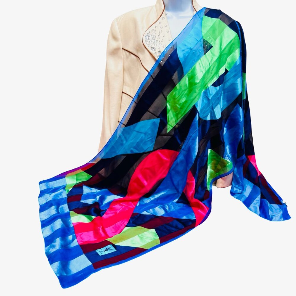 Vgt Yves Saint Laurent 100% Silk Chiffon/Satin scarf 68x23 Black Red Green(33)